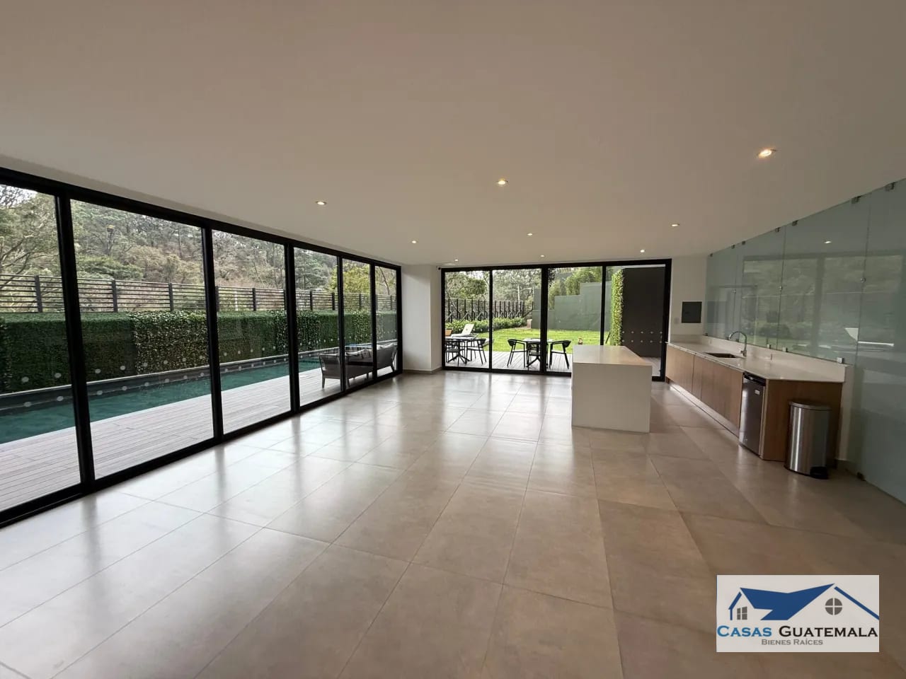 ALQUILO APARTAMENTO MODERNO Y NUEVO EN SPAZIO, zona 15 — Apartamento en Alquiler en Spazio, Zona 15, Guatemala, Ciudad — foto 16 de 17