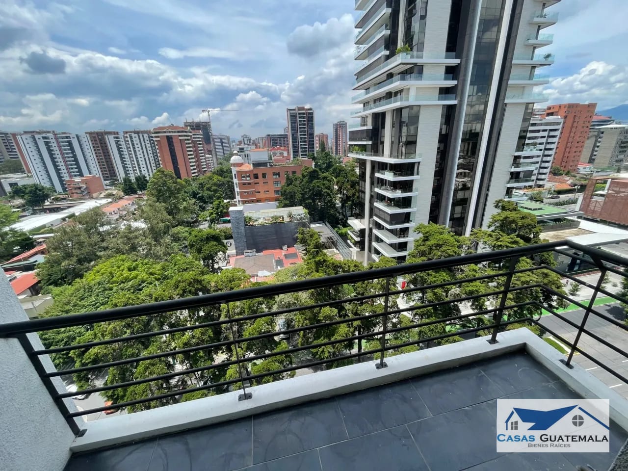 Rento apartamento de 3 dormitorios en Zona 14 CERCA DE EUROPLAZA — Apartamento en Alquiler en Zona 14, Guatemala, Ciudad — foto 5 de 13