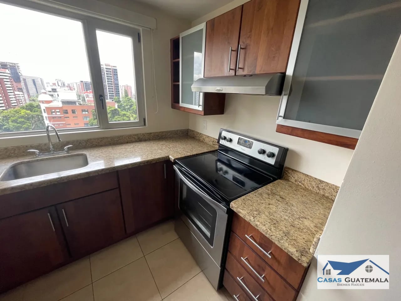 Rento apartamento de 3 dormitorios en Zona 14 CERCA DE EUROPLAZA — Apartamento en Alquiler en Zona 14, Guatemala, Ciudad — foto 6 de 13