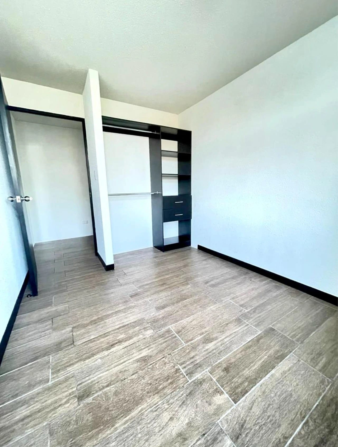 Rento Apartamento — Apartamento en Alquiler en El Pulté, Zona 16, Guatemala, Ciudad — foto 8 de 11