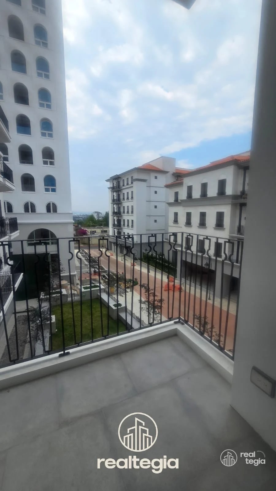 APARTAMENTO EN ANTARES DE CAYALÁ ZONA 16 - 4