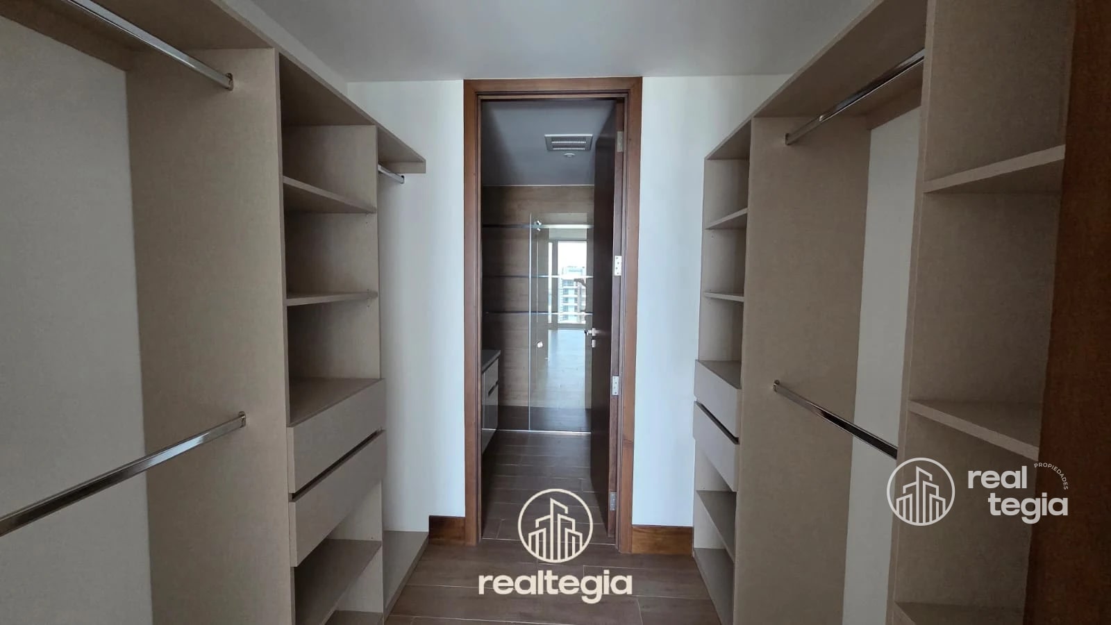 APARTAMENTO EN GUARA ZONA 15 — Apartamento en Alquiler en Zona 15, Guatemala, Ciudad — foto 11 de 17