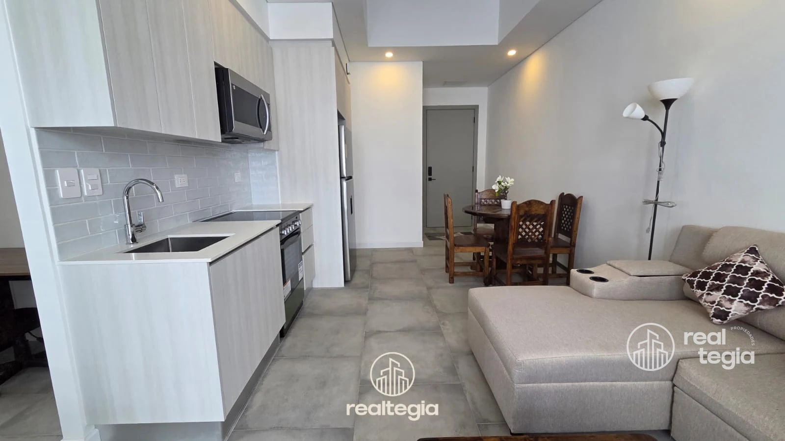 APARTAMENTO EN ANTARES DE CAYALÁ ZONA 16 — Apartamento en Alquiler en Zona 16, Guatemala, Ciudad — foto 3 de 8