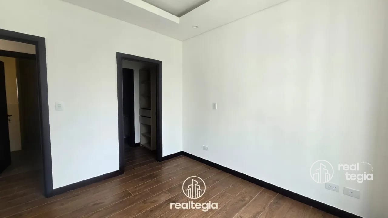 APARTAMENTO LIRIOS DE CAYALÁ ZONA 16 — Apartamento en Venta en Zona 16, Guatemala, Ciudad — foto 4 de 9