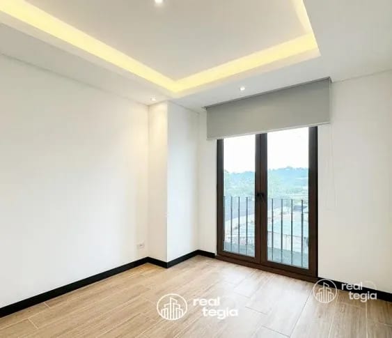 APARTAMENTO EN LIRIOS DE CAYALA ZONA 16 — Apartamento en Alquiler en Zona 16, Guatemala, Ciudad — foto 1 de 4