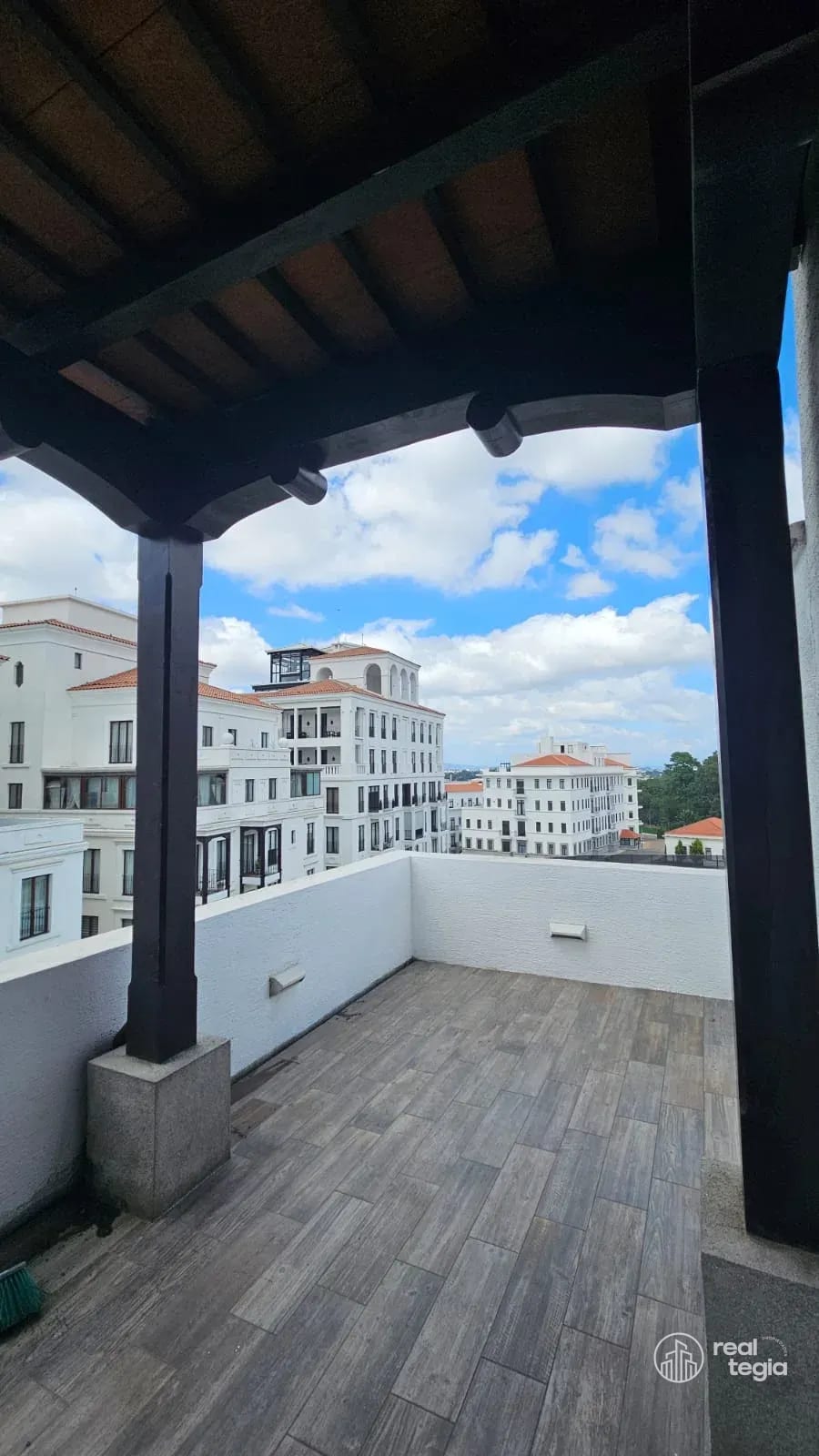 APARTAMENTO EN LIRIOS DE CAYALÁ ZONA 16 — Apartamento en Alquiler en Zona 16, Guatemala, Ciudad — foto 15 de 17