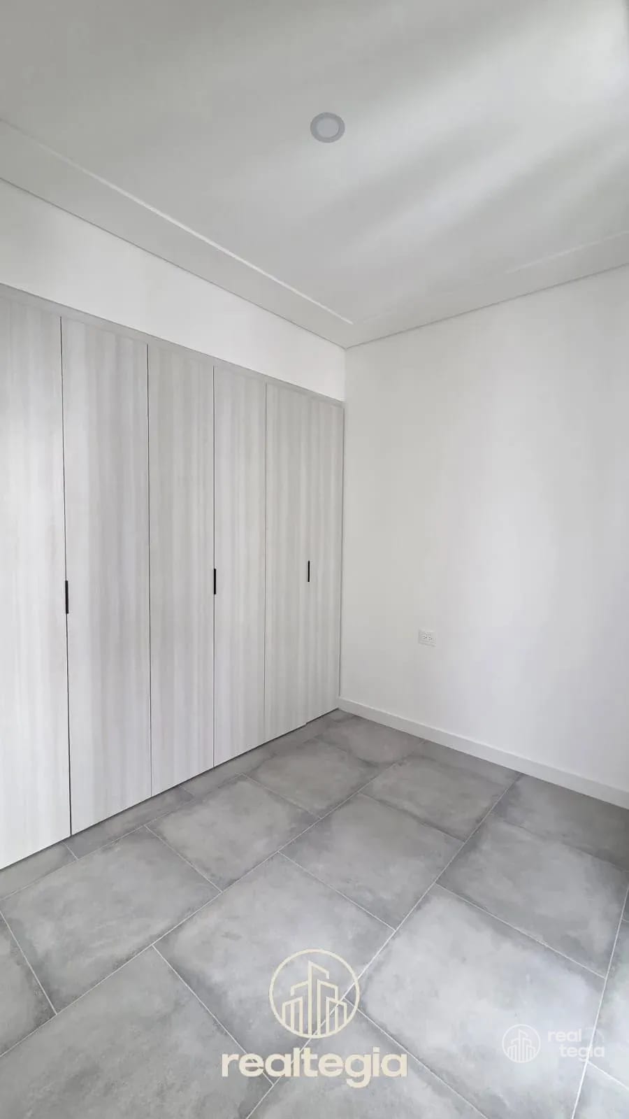 APARTAMENTO EN ANTARES DE CAYALÁ ZONA 16 — Apartamento en Alquiler en Zona 16, Guatemala, Ciudad — foto 4 de 10