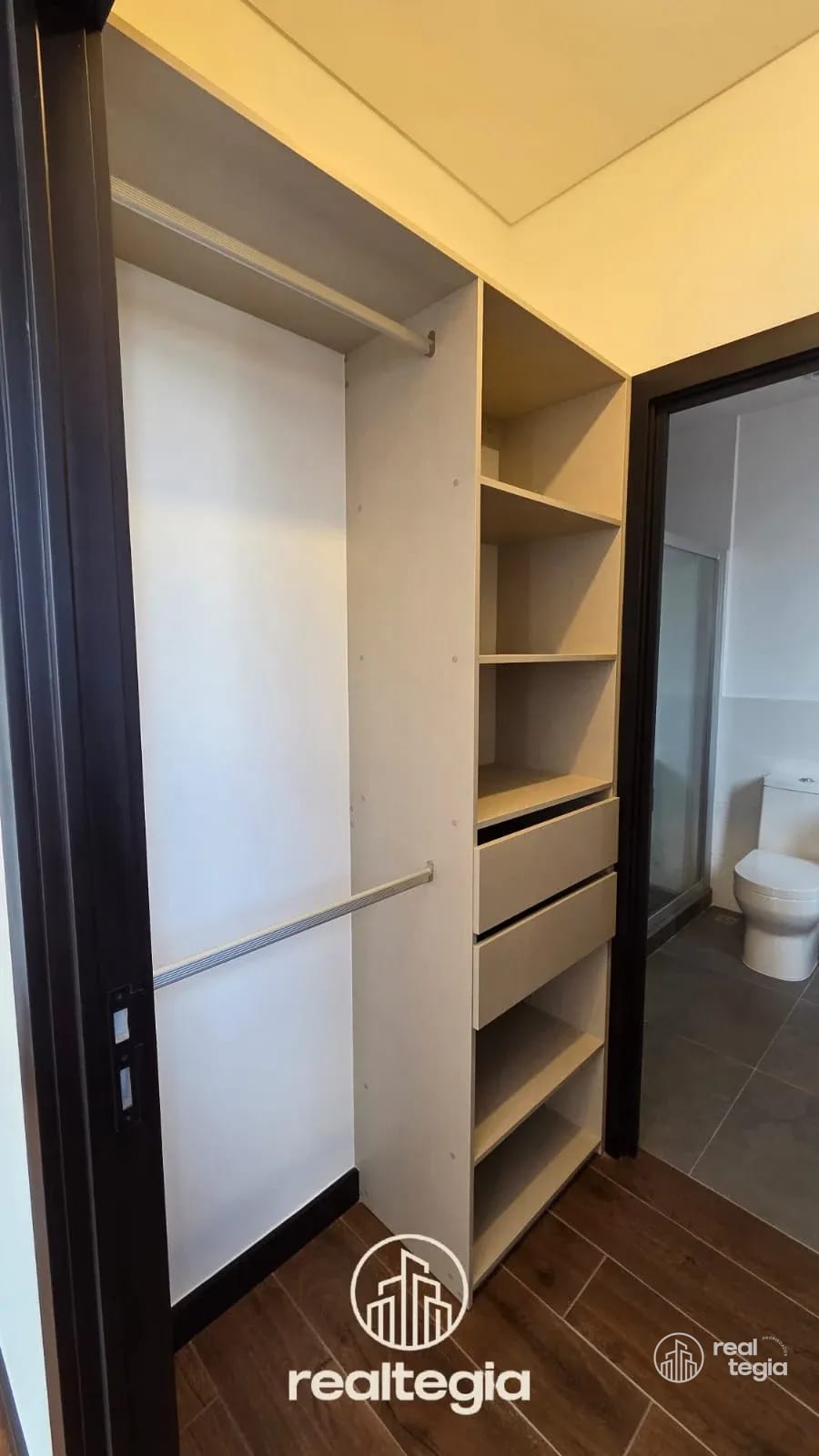 APARTAMENTO EN LIRIOS DE CAYALÁ ZONA 16 — Apartamento en Alquiler en Zona 16, Guatemala, Ciudad — foto 4 de 14