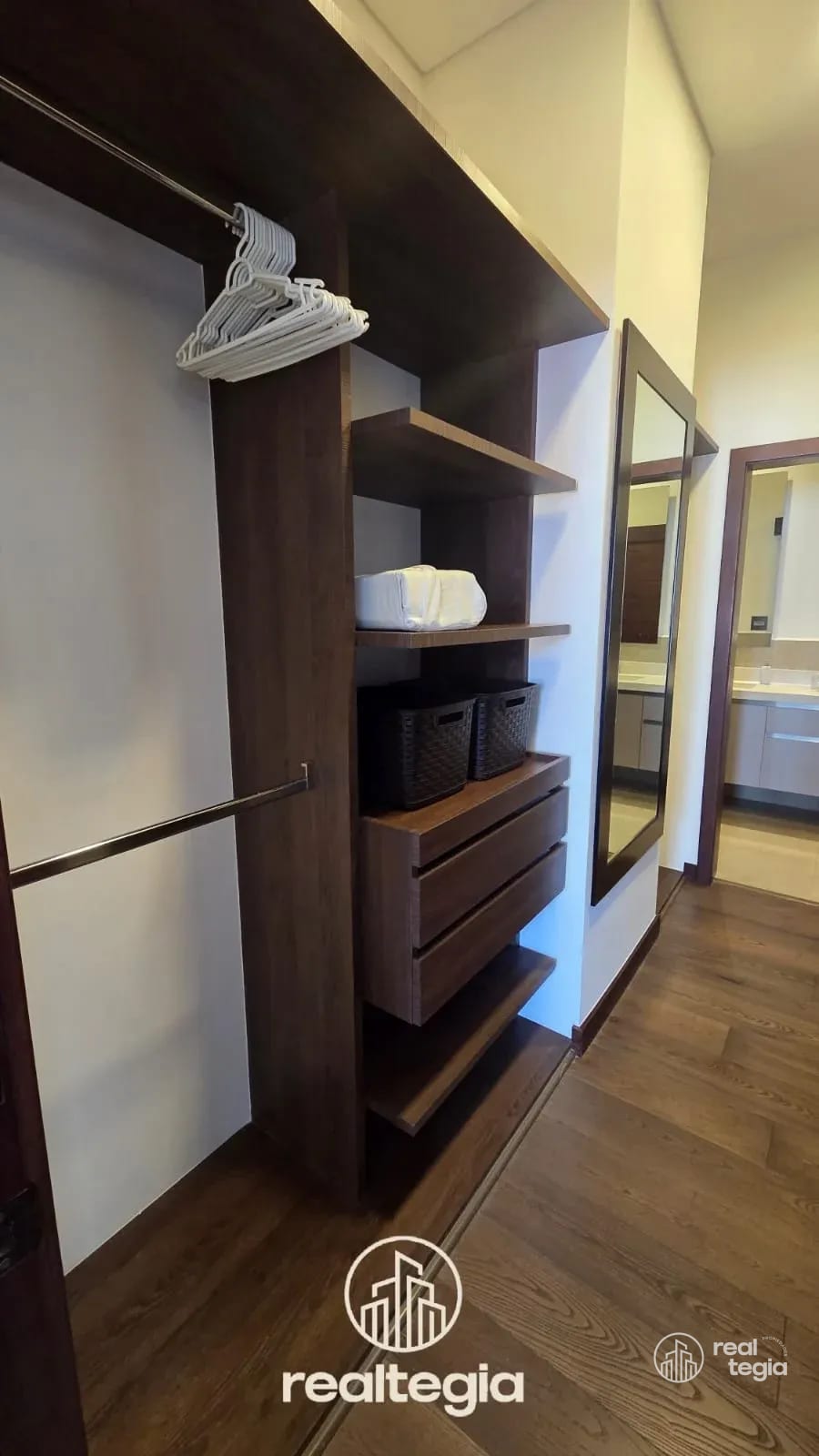 APARTAMENTO BELESA DE CAYALÁ ZONA 16 — Apartamento en Alquiler en Zona 16, Guatemala, Ciudad — foto 13 de 17