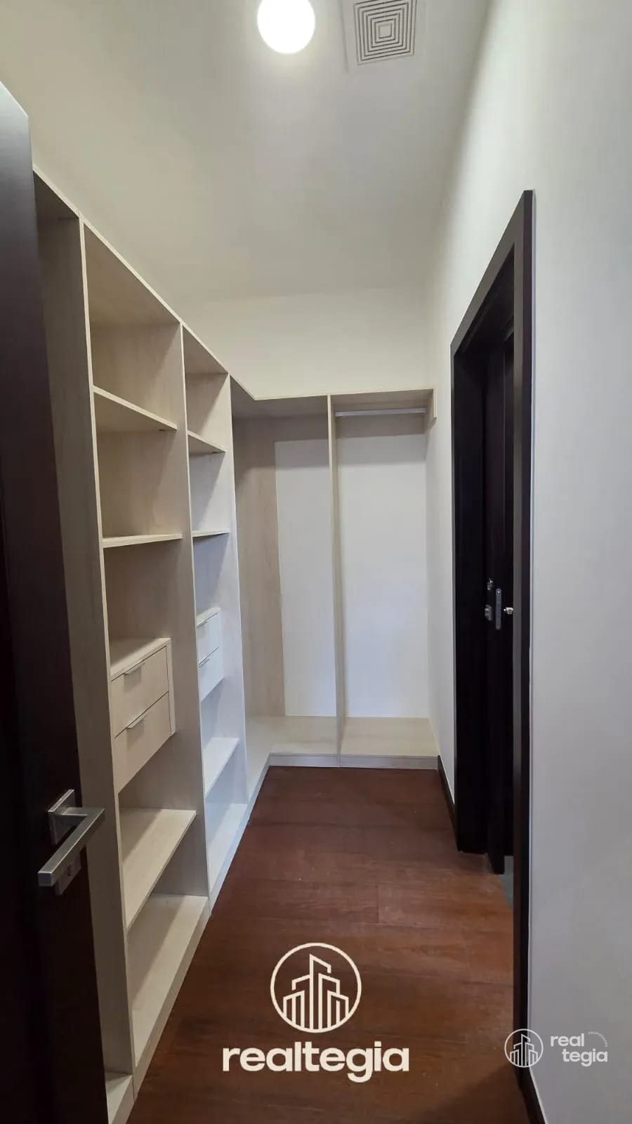 APARTAMENTO NOGALES DE CAYALÁ ZONA 16 — Apartamento en Alquiler en Zona 16, Guatemala, Ciudad — foto 4 de 15