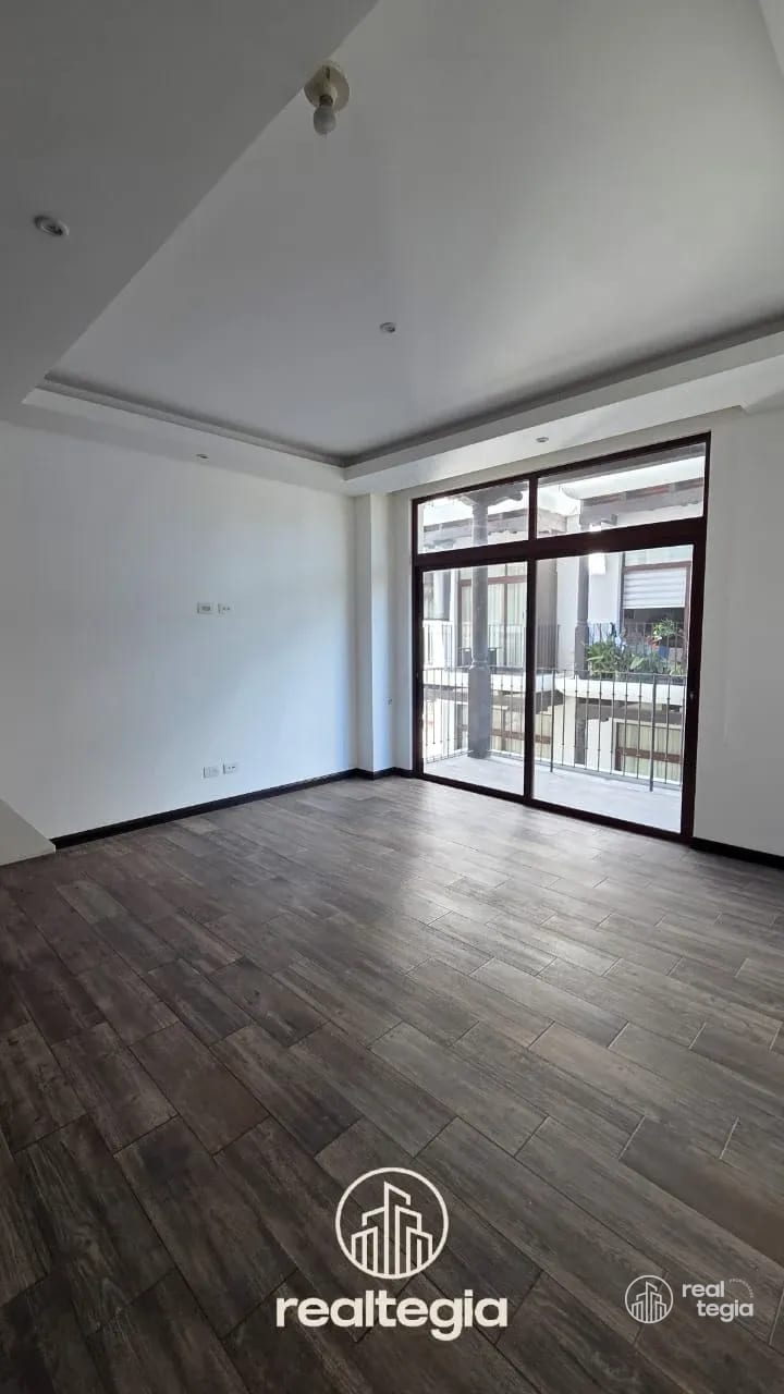 APARTAMENTO EN LIRIOS DE CAYALÁ ZONA 16 — Apartamento en Alquiler en Zona 16, Guatemala, Ciudad — foto 3 de 16