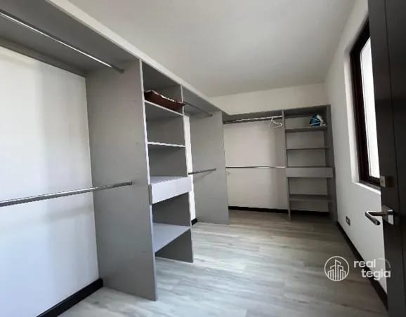 APARTAMENTO EN LIRIOS DE CAYALÁ ZONA 16 — Apartamento en Alquiler en Lirios de Cayalá II, Zona 16, Guatemala, Ciudad — foto 5 de 8
