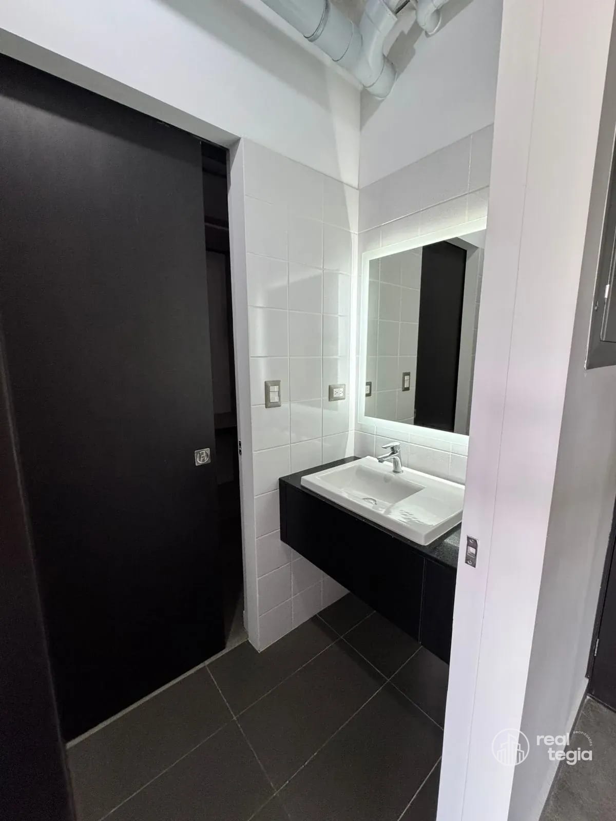APARTAMENTO EN SHIFT ZONA 16 — Apartamento en Alquiler en Zona 16, Guatemala, Ciudad — foto 5 de 12