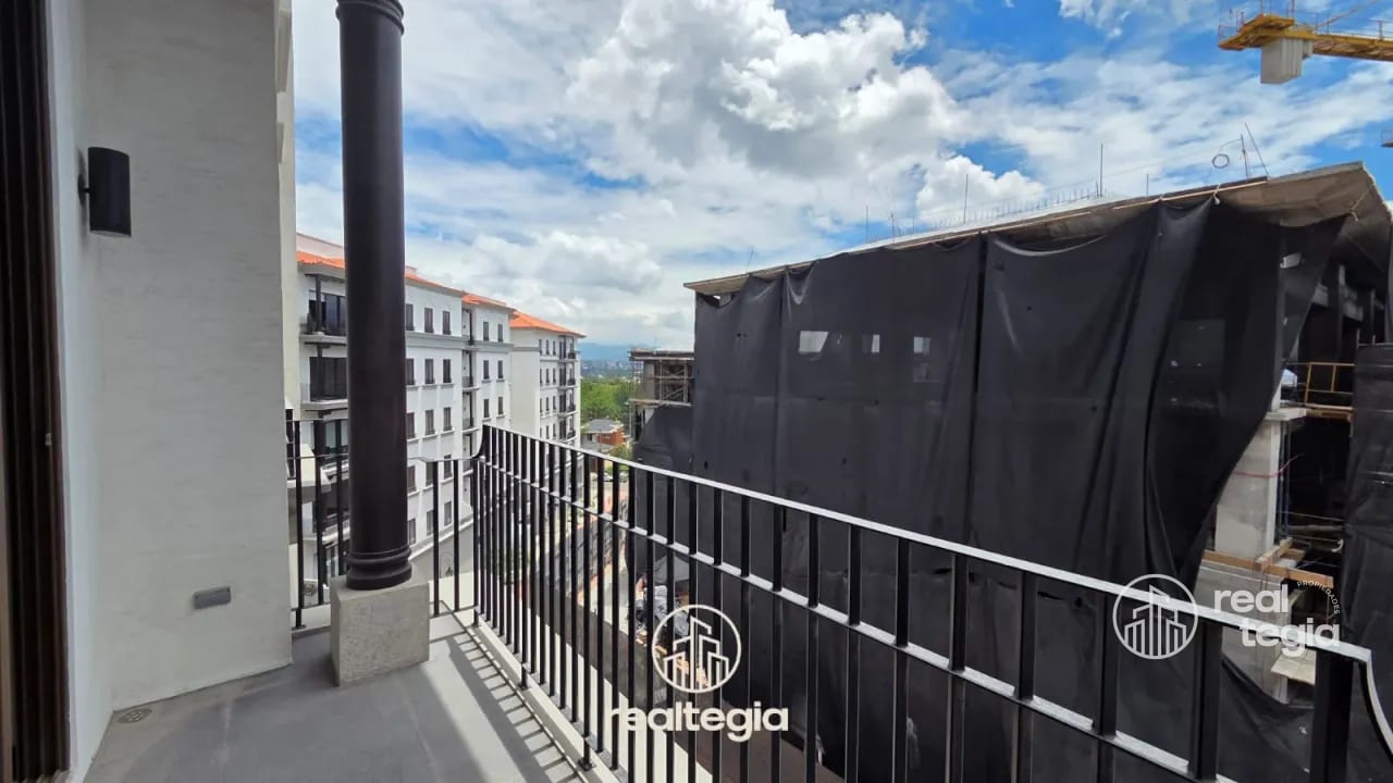 APARTAMENTO NOGALES DE CAYALÁ ZONA 16 — Apartamento en Venta en Zona 16, Guatemala, Ciudad — foto 4 de 17