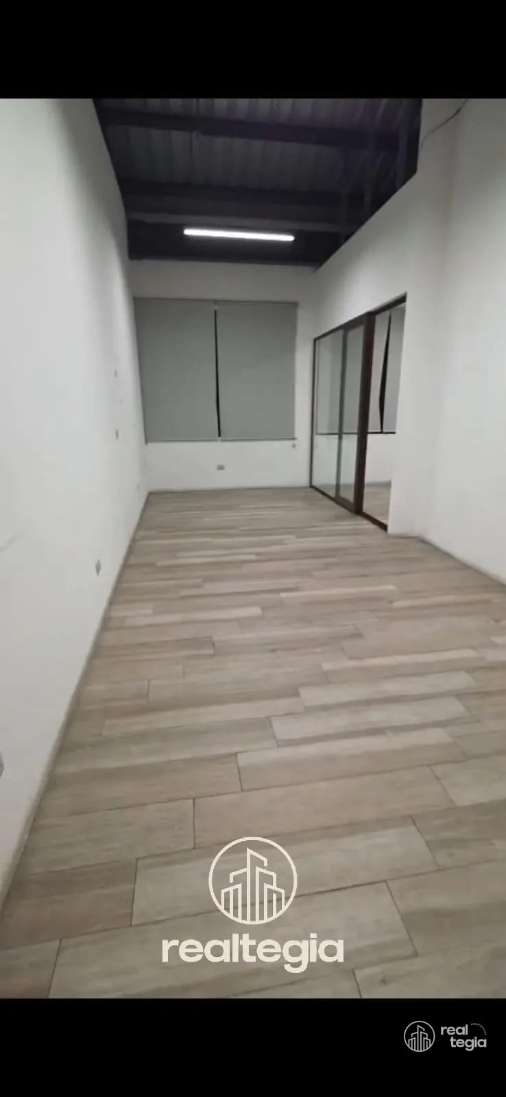 OFICINA DISTRITO MODA CIUDAD CAYALÁ ZONA 16 — Apartamento en Alquiler en Zona 16, Guatemala, Ciudad — foto 4 de 7