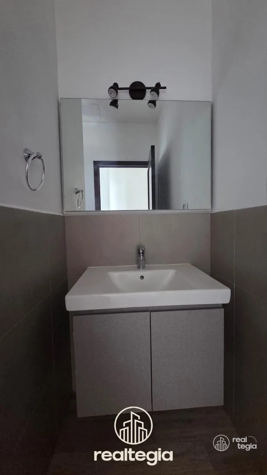 Apartamento Lirios de Cayalá Zona 16 — Apartamento en Alquiler en Zona 16, Guatemala, Ciudad — foto 9 de 9