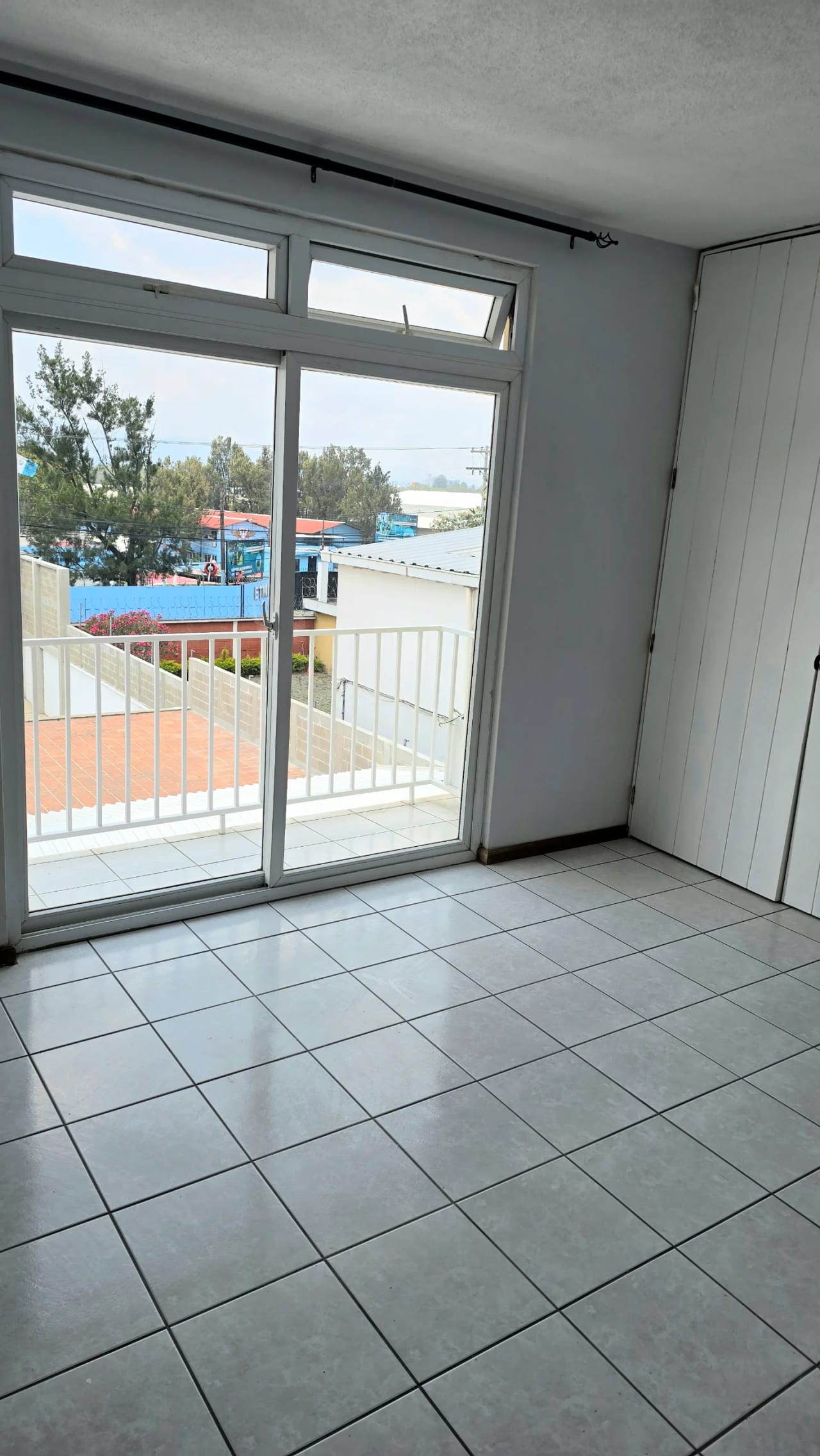 Zona 13 Vive como en casa! — Apartamento en Alquiler en Zona 13, Guatemala, Ciudad — foto 2 de 9