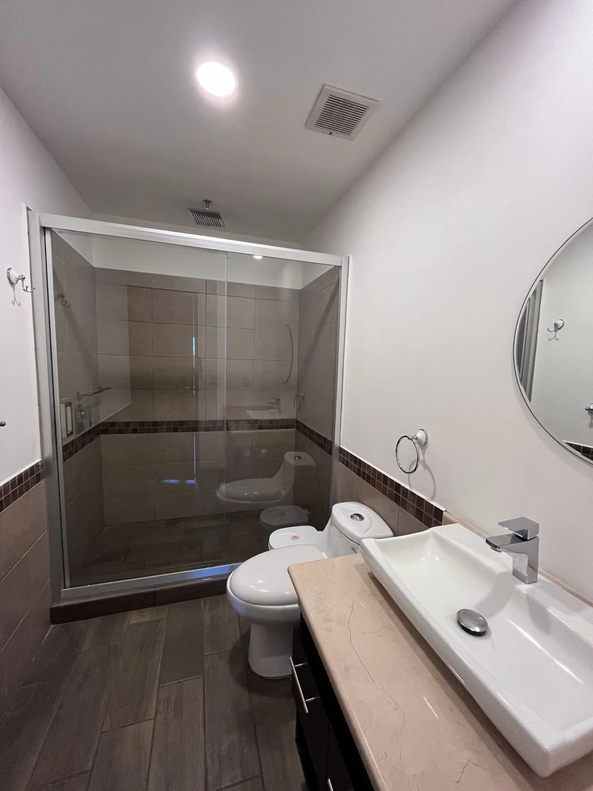 Zona 10 Alquiler de Cómodo apartamento amueblado — Apartamento en Alquiler en Verona, Zona 10, Guatemala, Ciudad — foto 4 de 7