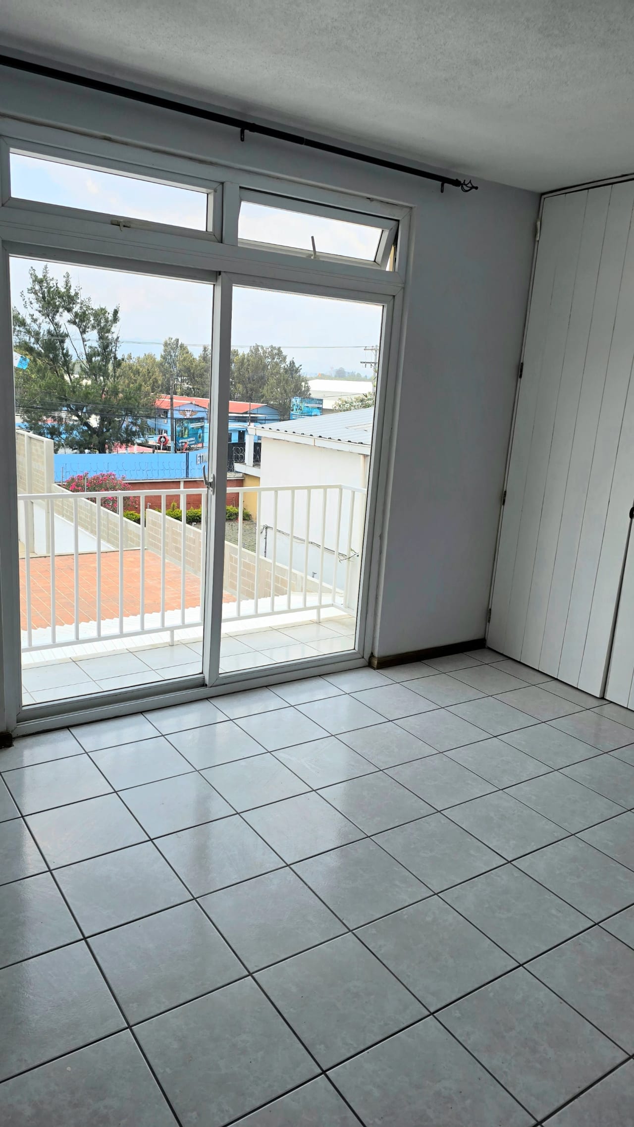 zona 13 - Apartamentos remodelados, tipo townhouse — Apartamento en Alquiler en Zona 13, Guatemala, Ciudad — foto 4 de 8