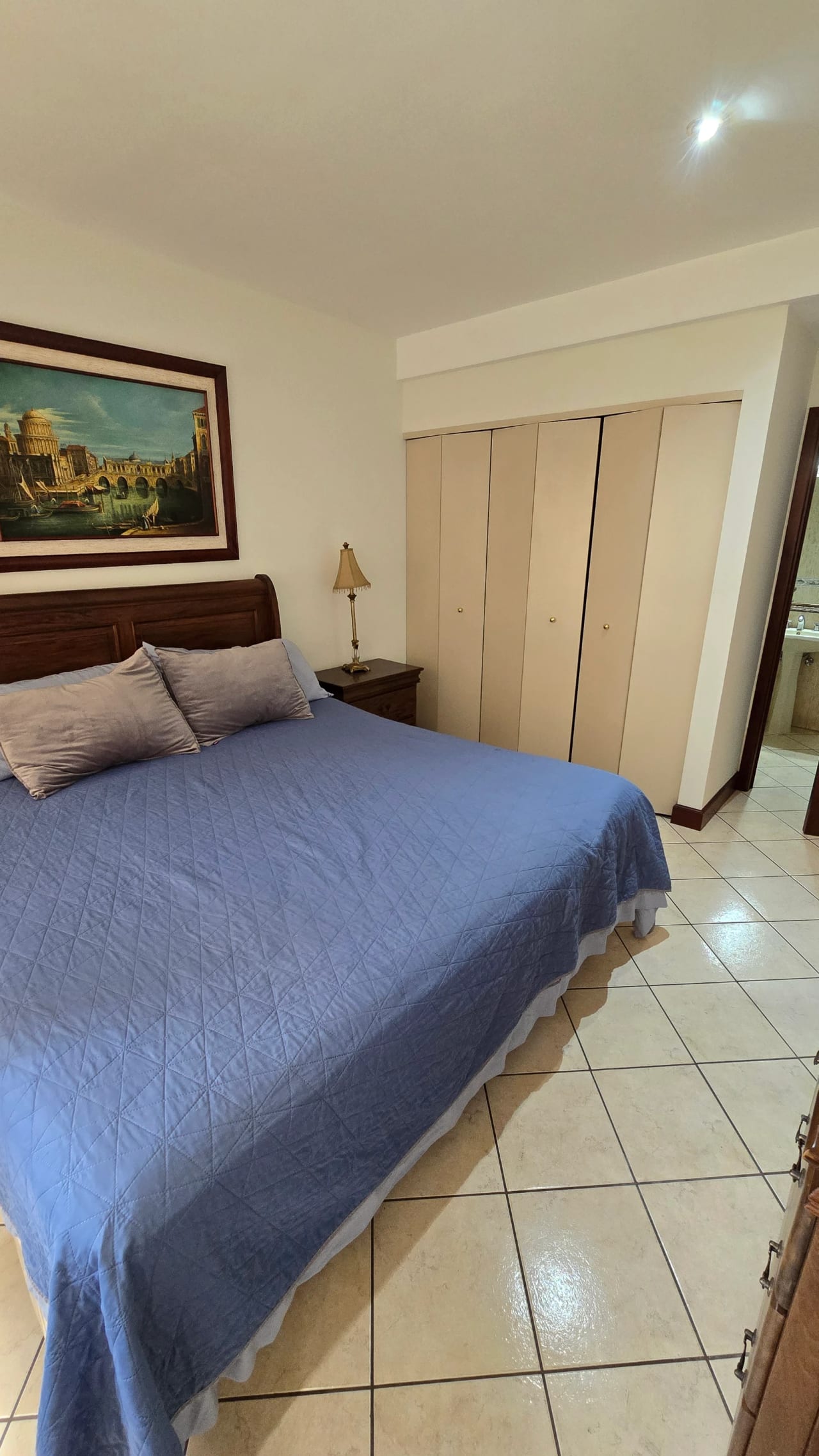 Alquiler de apartamento amueblado en Milenia, zona 10 Oakland — Apartamento en Alquiler en Milenia, Zona 10, Guatemala, Ciudad — foto 3 de 9