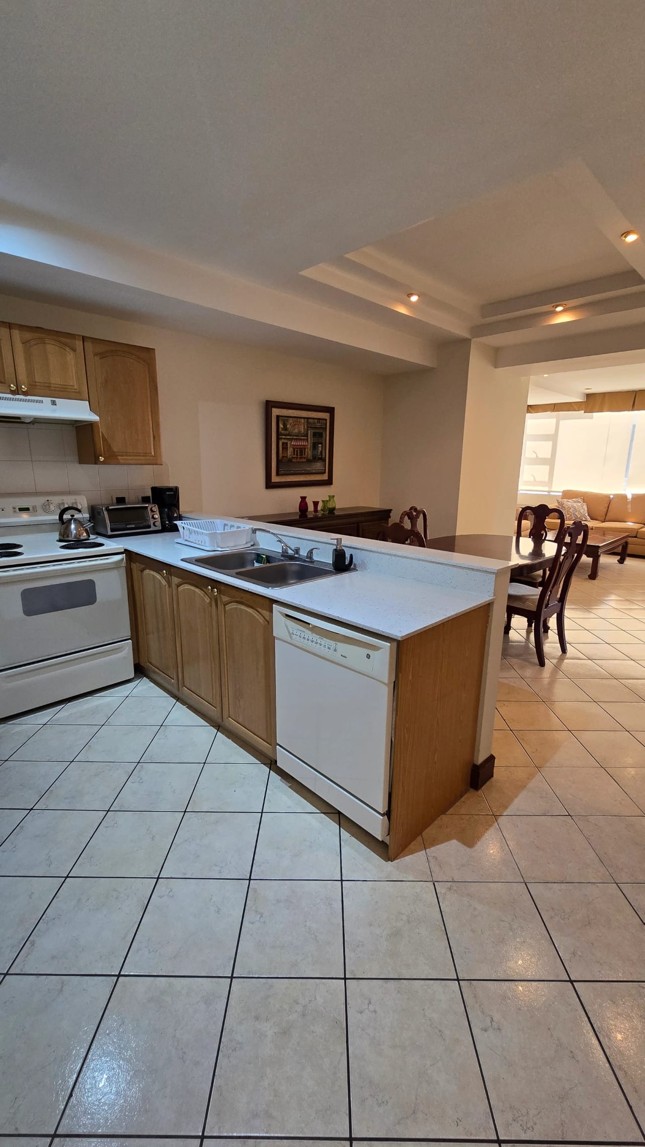 Alquiler de apartamento amueblado en Milenia, zona 10 Oakland — Apartamento en Alquiler en Milenia, Zona 10, Guatemala, Ciudad — foto 6 de 9