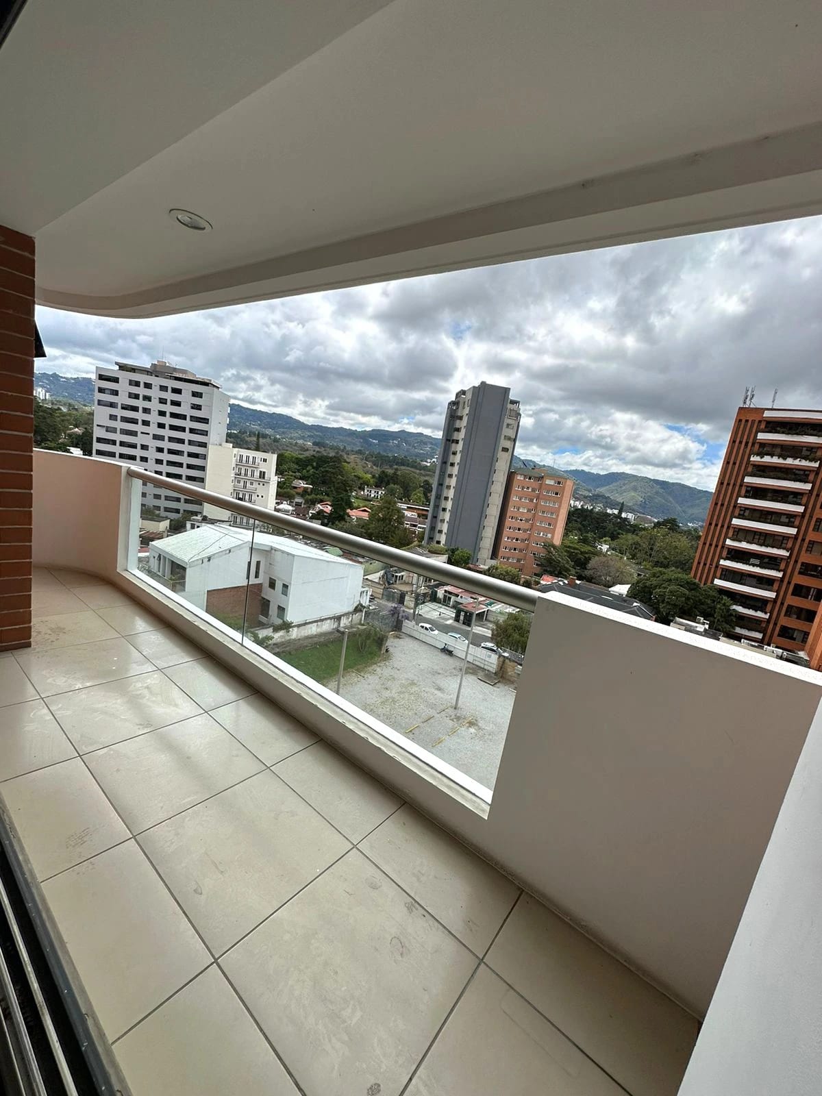 Apartamento del Grupo Premier en alquiler en zona 14 — Apartamento en Alquiler en Dalí, Zona 14, Guatemala, Ciudad — foto 4 de 8