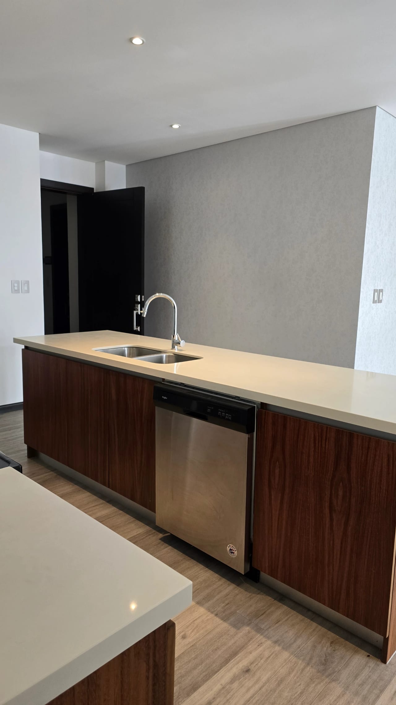 Alquiler en Lirios de Cayalá. Dos dormitorios — Apartamento en Alquiler en Lirios de Cayalá II, Zona 16, Guatemala, Ciudad — foto 4 de 9