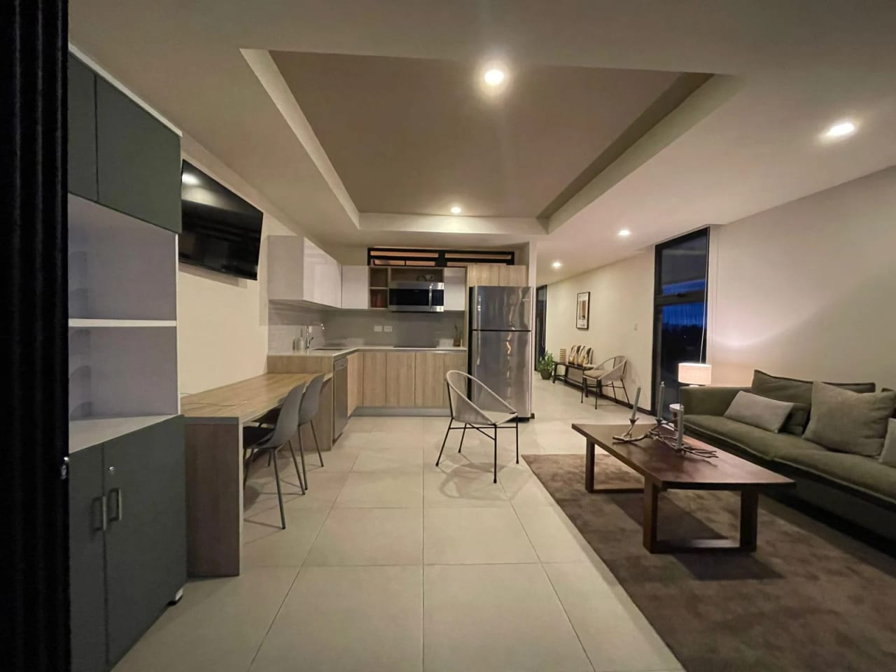 Apartamento Amueblado en Renta Zona 10 cod.CA36524 — Apartamento en Alquiler en Zona 10, Guatemala, Ciudad — foto 2 de 9