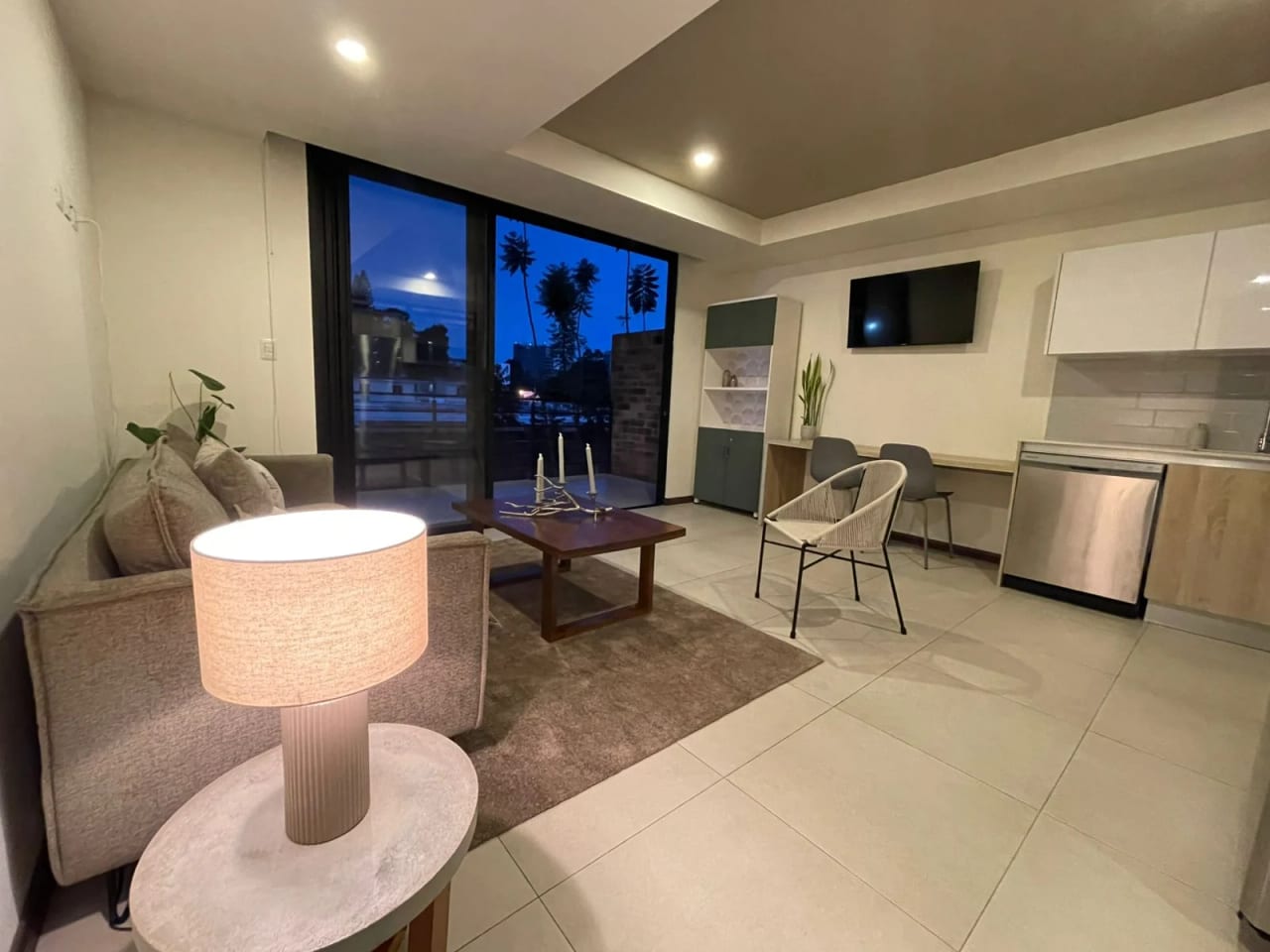 Apartamento Amueblado en Renta Zona 10 cod.CA36524 — Apartamento en Alquiler en Zona 10, Guatemala, Ciudad — foto 1 de 9