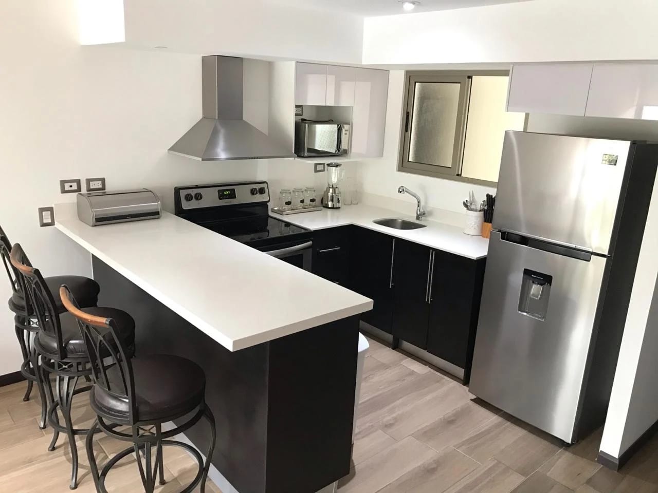 Apartamento Amueblado en Renta Zona 15 cod.CA36557 — Apartamento en Alquiler en Zona 15, Guatemala, Ciudad — foto 2 de 6