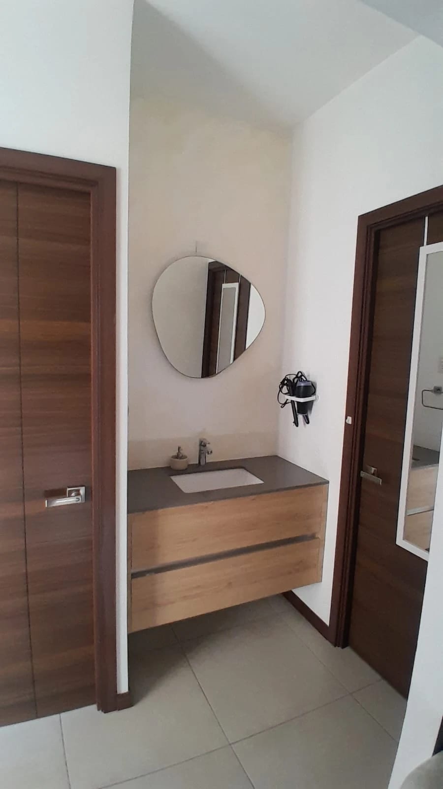 Apartamento Amueblado en Renta Zona 10 cod.CA36659 — Apartamento en Alquiler en Zona 10, Guatemala, Ciudad — foto 3 de 10