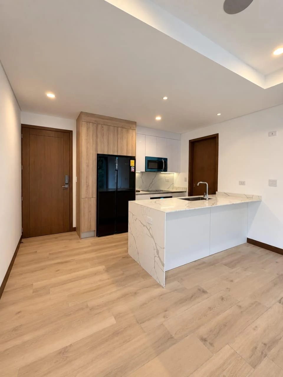 Apartamento en Renta Zona 10 codigo. CA36977 — Apartamento en Alquiler en Zona 10, Guatemala, Ciudad — foto 1 de 11