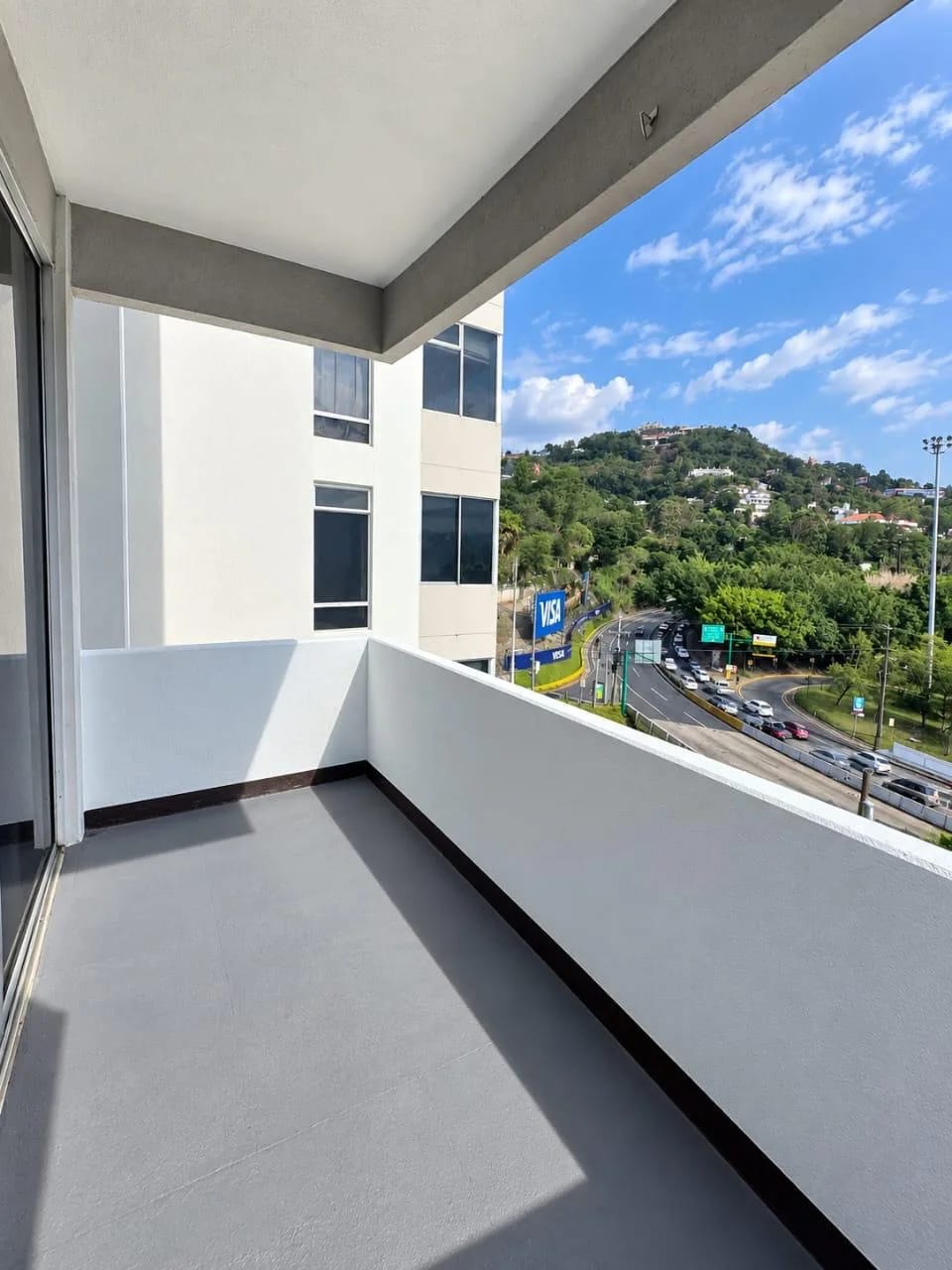 Balcón — Apartamento en Renta Zona 15 cod.CA37032 — Apartamento en Alquiler en Zona 15, Guatemala, Ciudad — foto 6 de 10