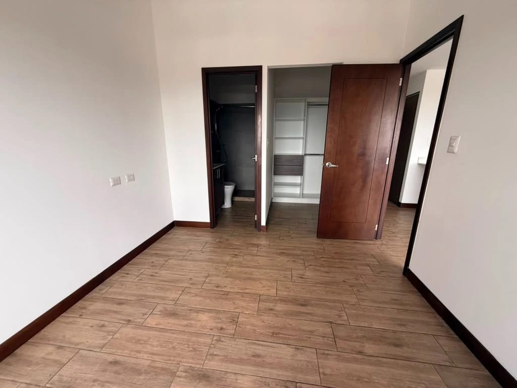 Apartamento en Renta Zona 10 cod.CA37033 — Apartamento en Alquiler en Zona 10, Guatemala, Ciudad — foto 9 de 12