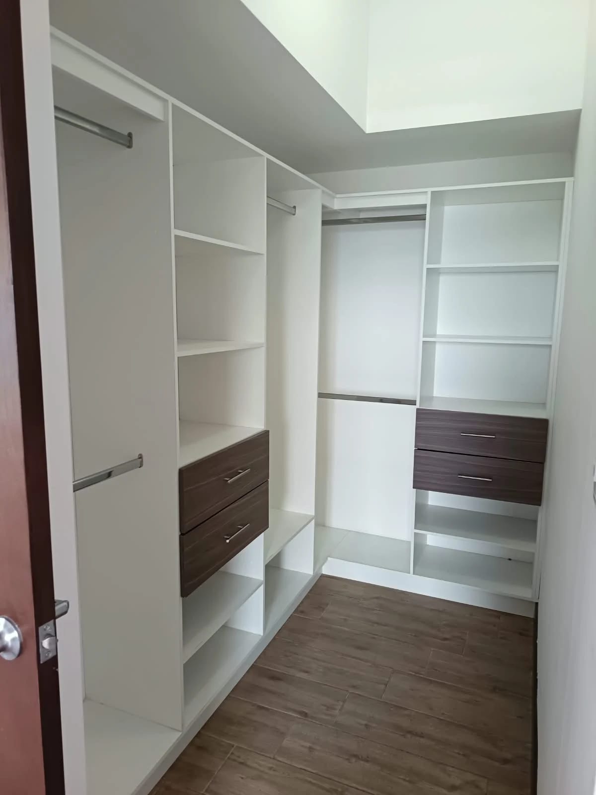 Apartamento en Renta Zona 10 cod.CA37033 — Apartamento en Alquiler en Zona 10, Guatemala, Ciudad — foto 10 de 12