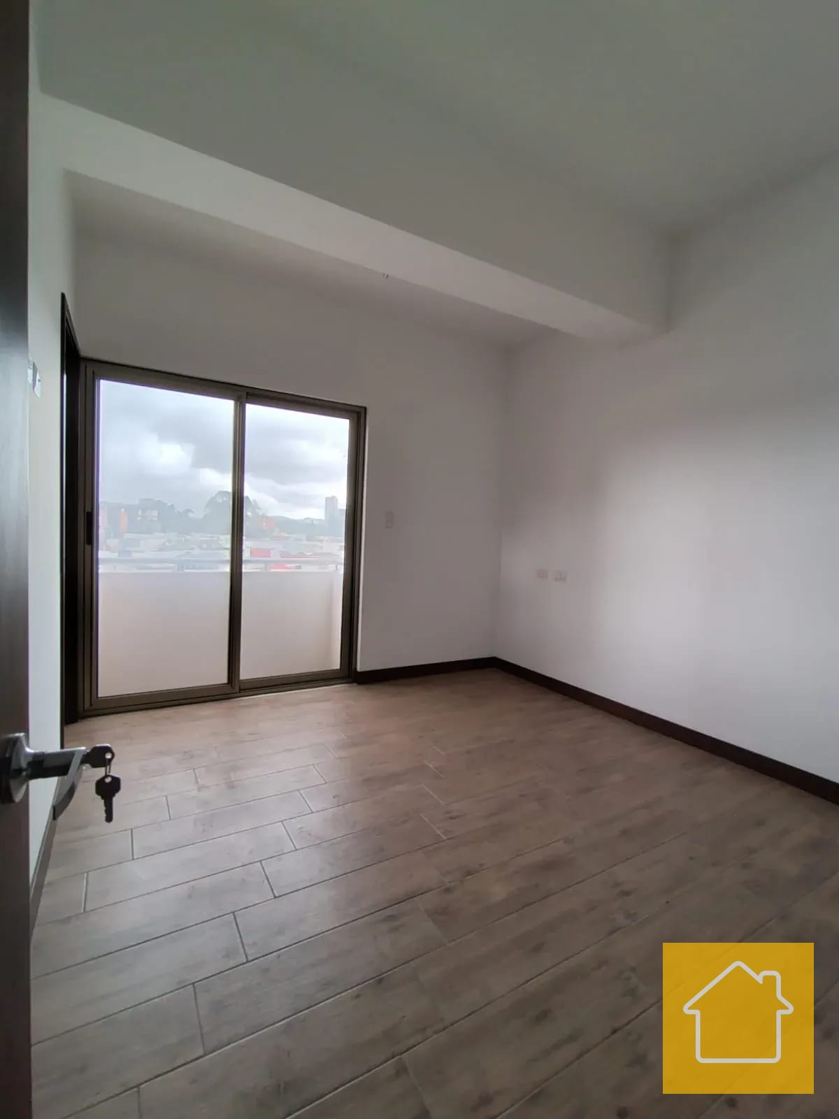 Amplio Apartamento en Zona 10 Casalini — Apartamento en Alquiler en Casalini Diagonal 6, Zona 10, Guatemala, Ciudad — foto 15 de 16