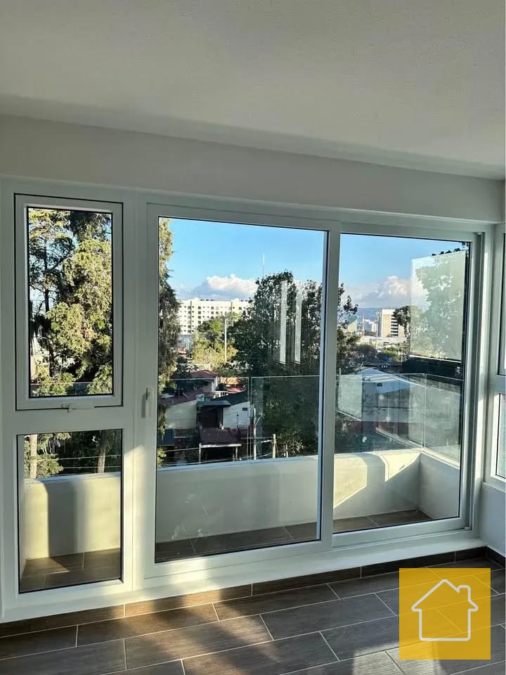 Amplio Apto en Parque Mateo Zona 7 Céntrico, Linda Vista Accesible — Apartamento en Alquiler en Parque Mateo, Zona 7, Guatemala, Ciudad — foto 9 de 10