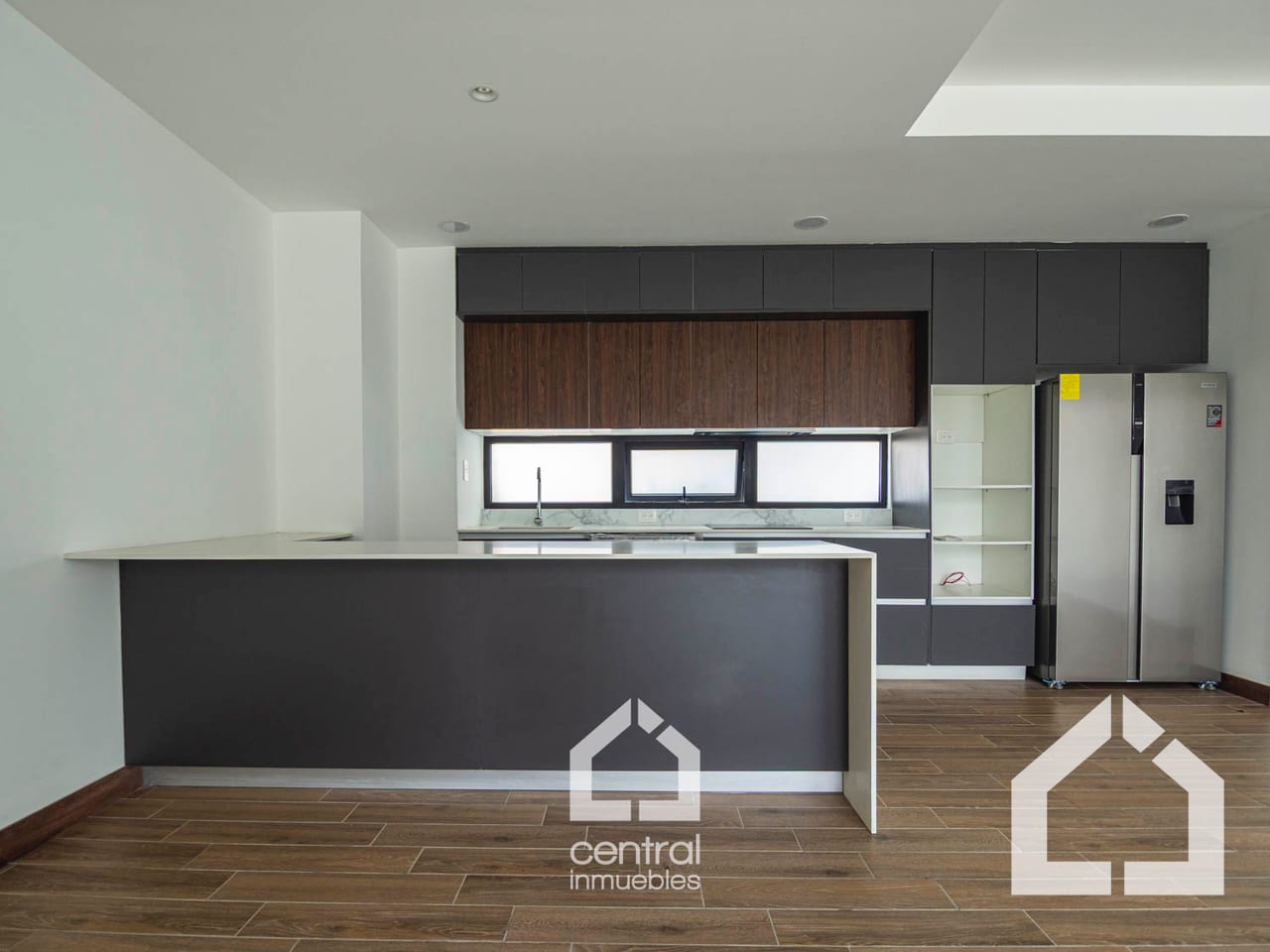Apartamento de 3 habitaciones en edificio 21B+, zona 15 — Apartamento en Alquiler en 21B+, Zona 15, Guatemala, Ciudad — foto 2 de 14