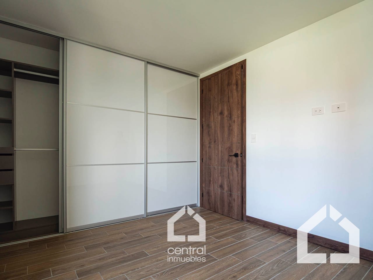 Apartamento de 3 habitaciones en edificio 21B+, zona 15 — Apartamento en Alquiler en 21B+, Zona 15, Guatemala, Ciudad — foto 7 de 14