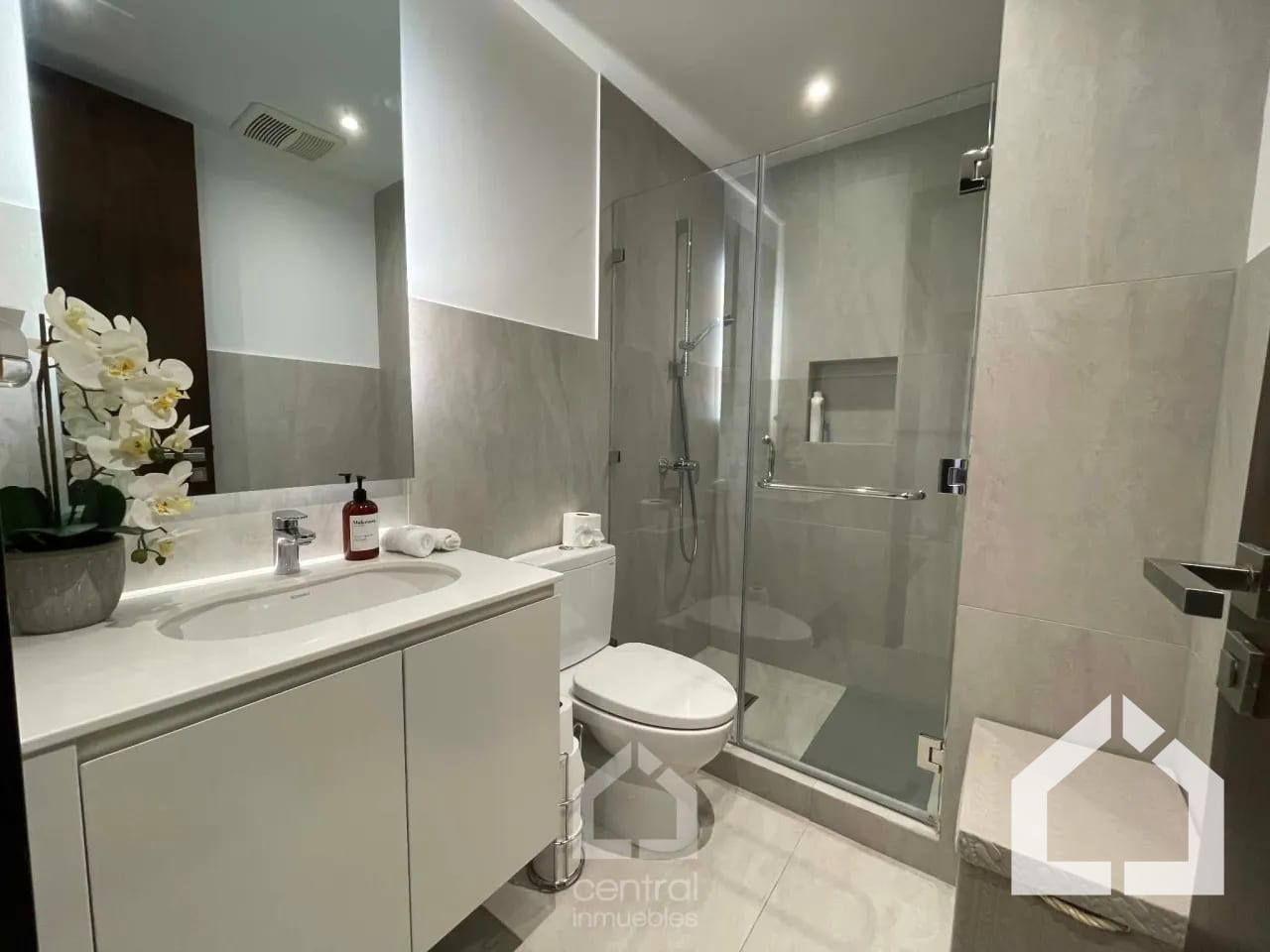 Exclusivo apartamento en renta de 3 habitaciones en Vasanta zona 10 — Apartamento en Alquiler en Vasanta, Zona 10, Guatemala, Ciudad — foto 10 de 17