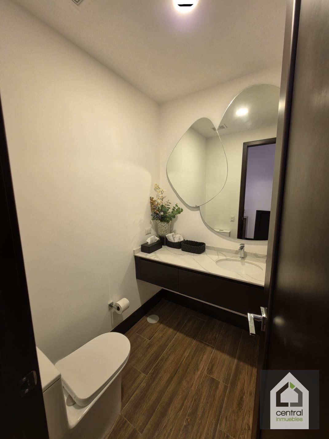 Apartamento en venta, Edificio Vistana — Apartamento en Venta en Vistana, Zona 14, Guatemala, Ciudad — foto 2 de 16