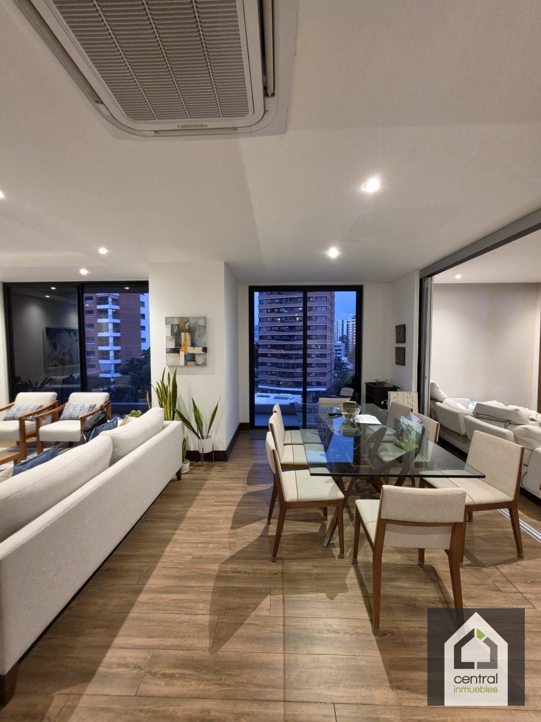 Apartamento en venta, Edificio Vistana — Apartamento en Venta en Vistana, Zona 14, Guatemala, Ciudad — foto 4 de 16