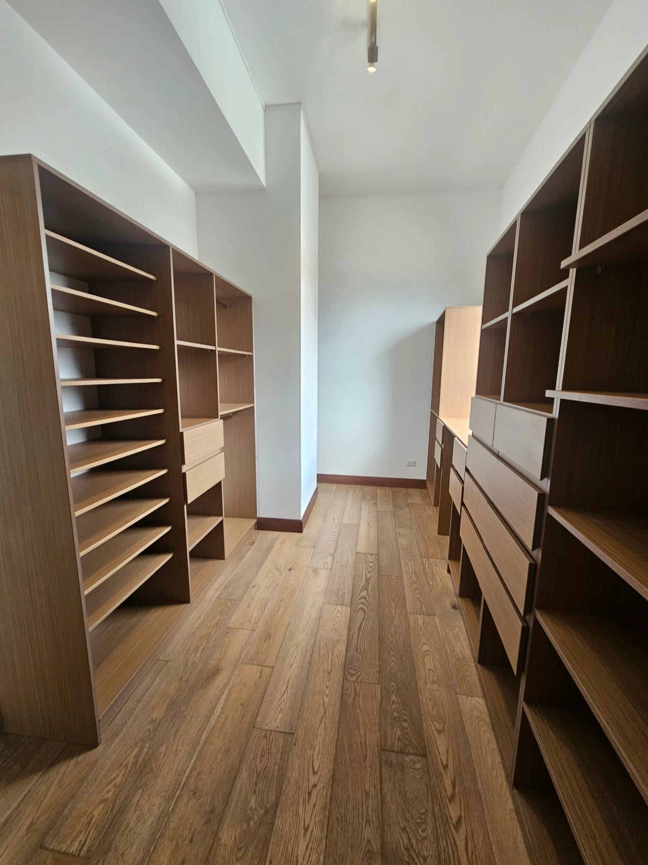 Apartamento en ALQUILER en Zona 10, Salvattore — Apartamento en Alquiler en Salvattore, Zona 10, Guatemala, Ciudad — foto 14 de 14
