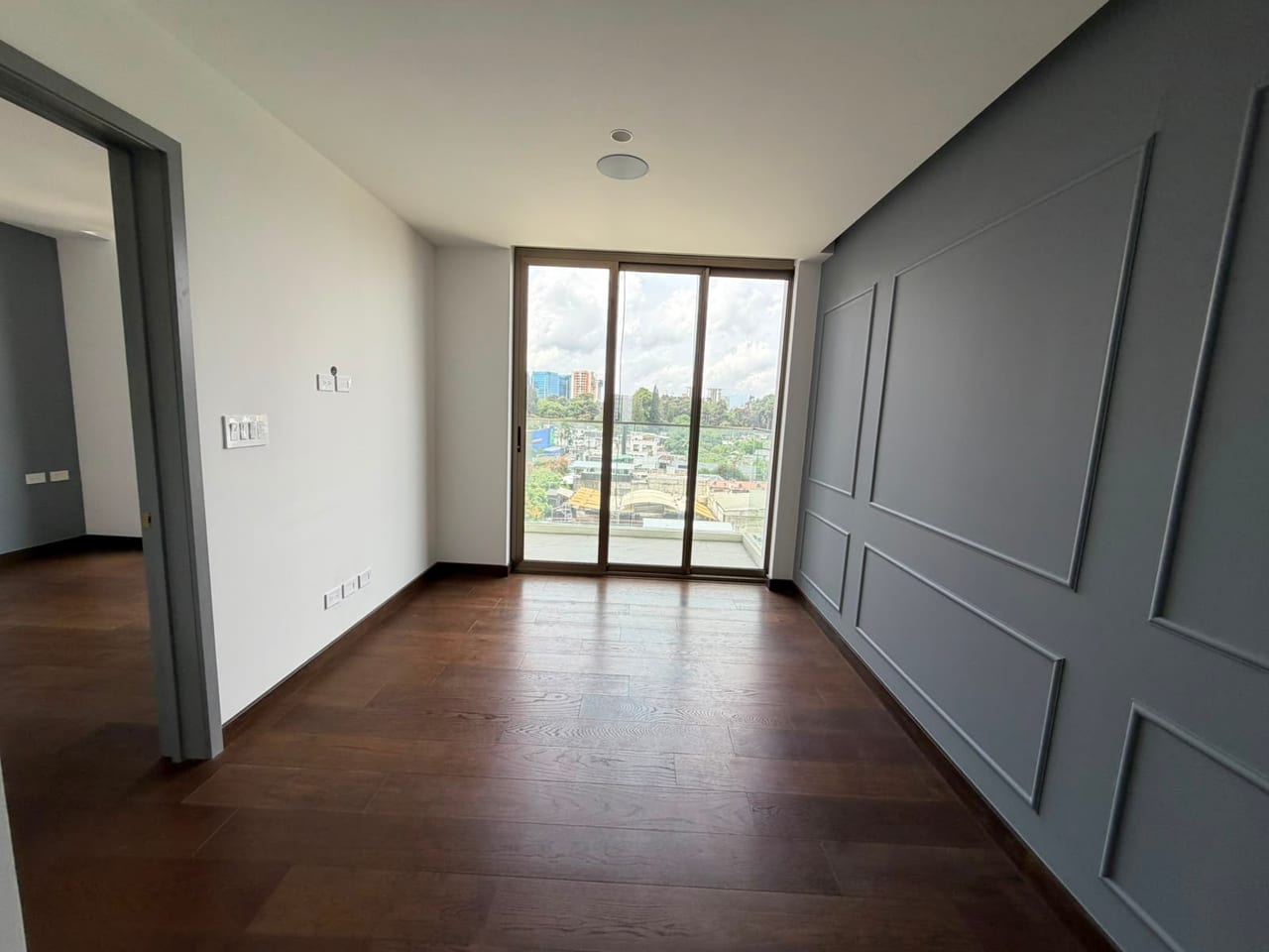 Alquilo apartamento en Edificio Atarah Zona 10 — Apartamento en Alquiler en Atarah, Zona 10, Guatemala, Ciudad — foto 1 de 17