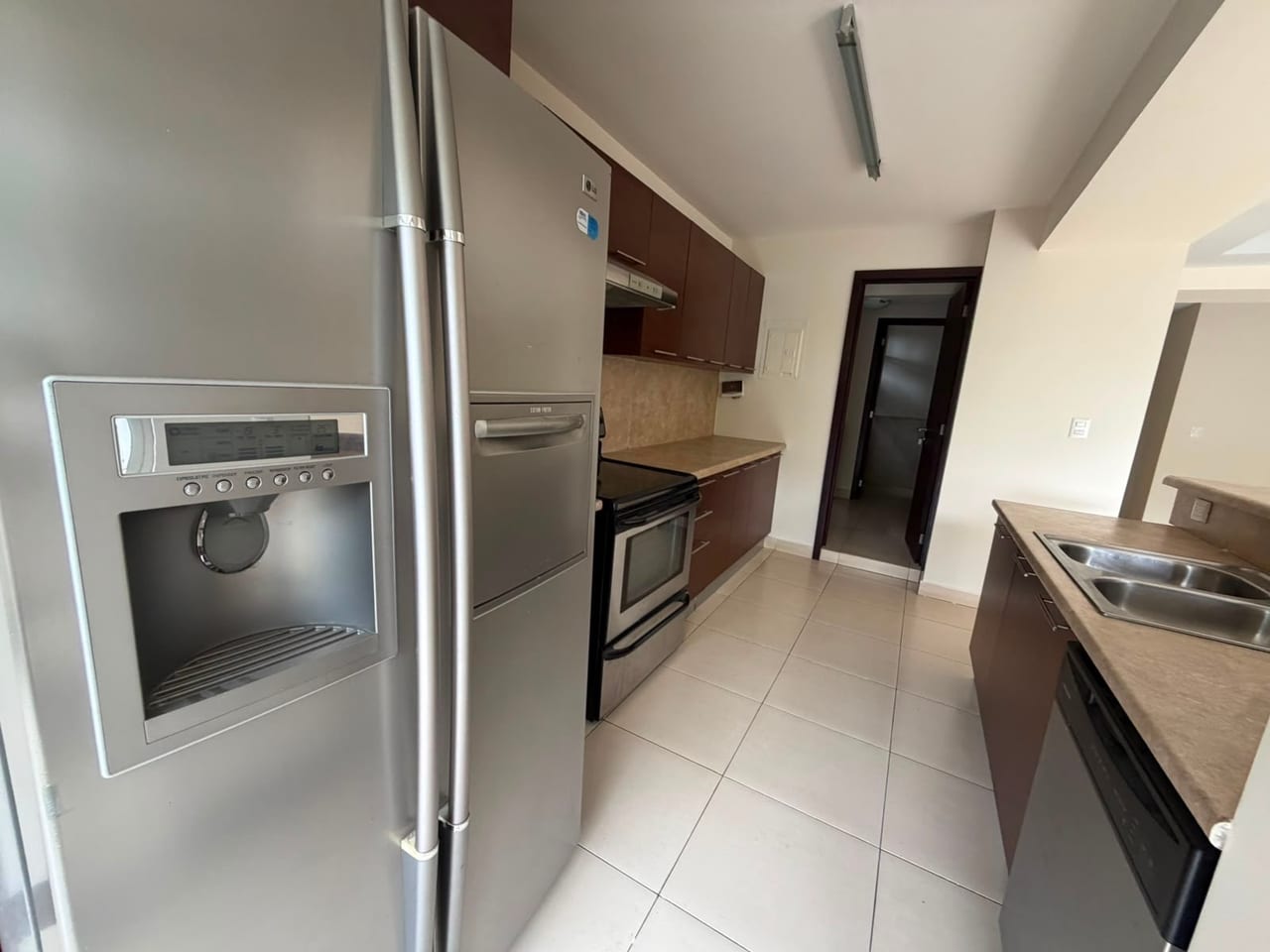 Apartamento en Renta Edificio Cobella Zona 14 — Apartamento en Alquiler en Cobella, Zona 14, Guatemala, Ciudad — foto 4 de 14