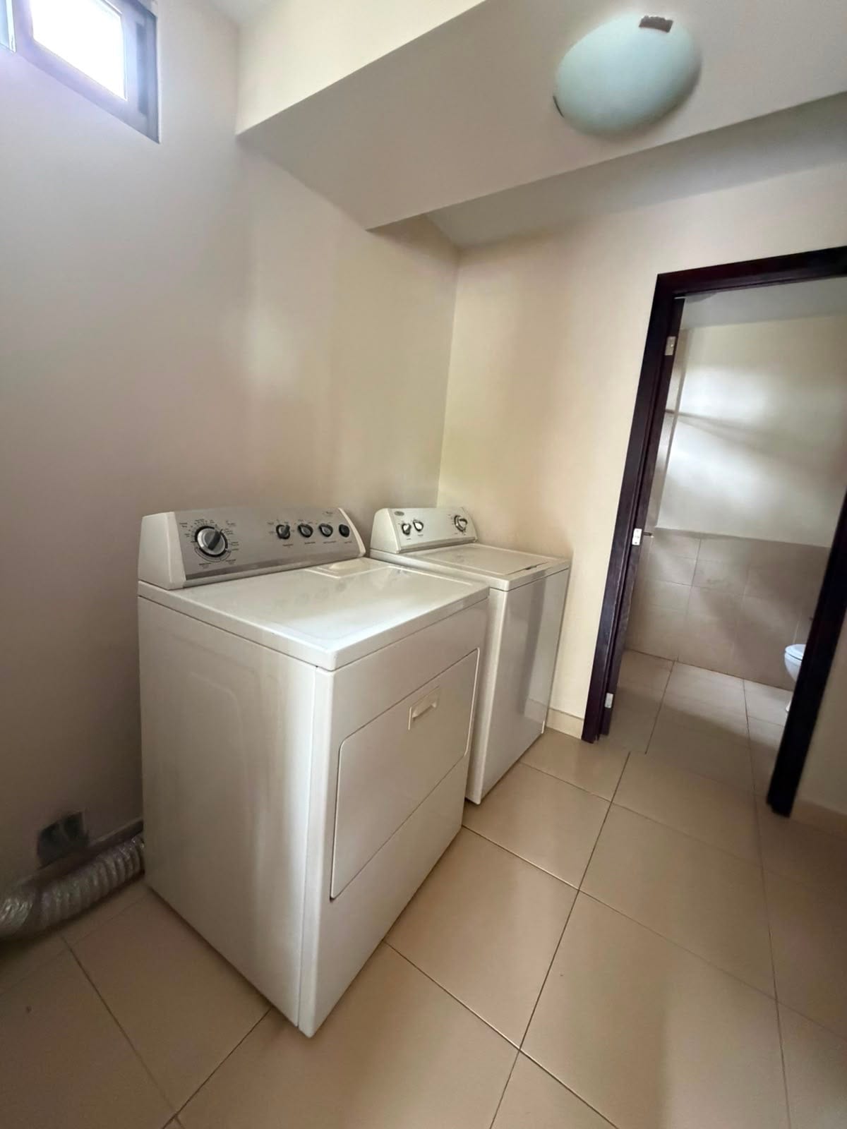 Apartamento en Renta Edificio Cobella Zona 14 — Apartamento en Alquiler en Cobella, Zona 14, Guatemala, Ciudad — foto 9 de 14