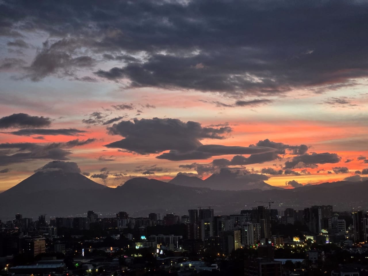 Apartamento en venta - Gaura | Nivel alto con vista a volcanes — Apartamento en Venta en Gaura, Zona 15, Guatemala, Ciudad — foto 14 de 17