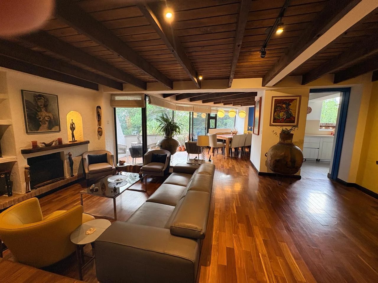 Apartamento amplio recién remodelado en Zona 15, VH 1 — Apartamento en Venta en Vista Hermosa I, Zona 15, Guatemala, Ciudad — foto 1 de 12
