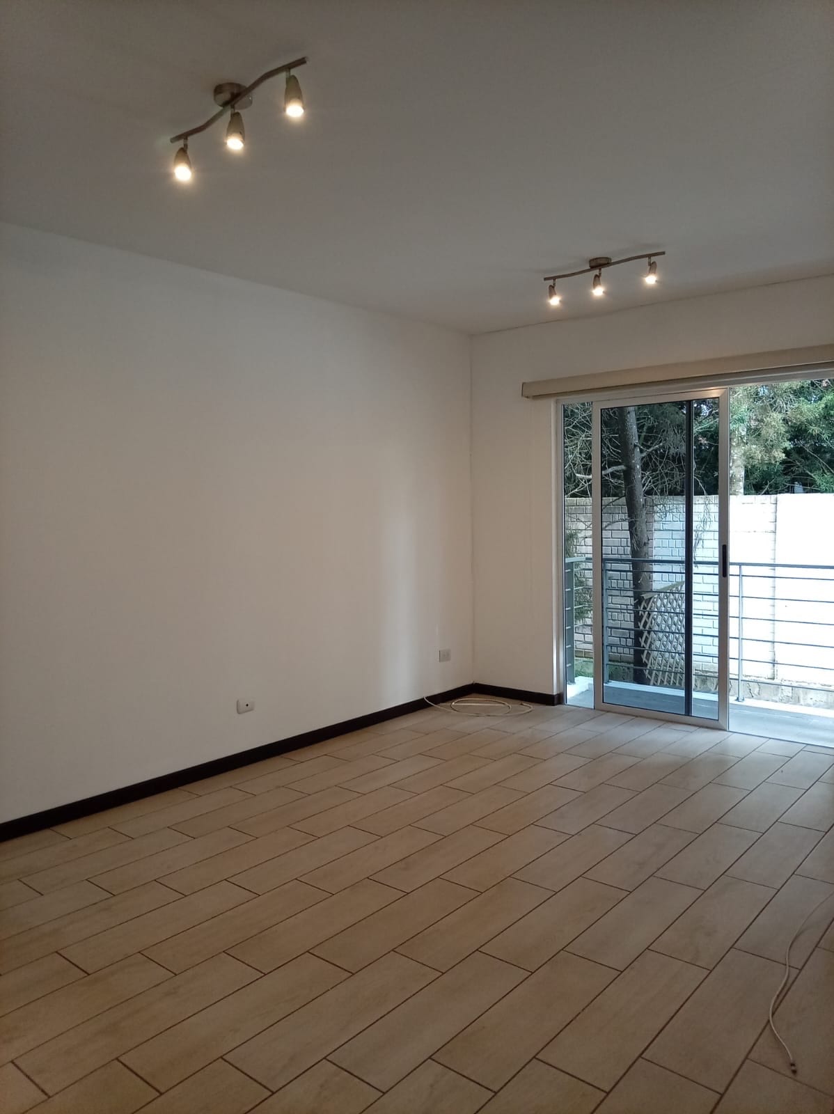 Apartamento en venta – Almoreto Villas Km 14.5 CAES — Apartamento en Venta en Almoretto, Carretera a El Salvador, Guatemala, Ciudad — foto 1 de 16