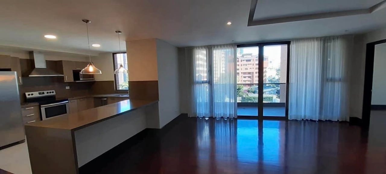 Venta de apartamento en zona 14 — Apartamento en Venta en Zona 14, Guatemala, Ciudad — foto 2 de 5